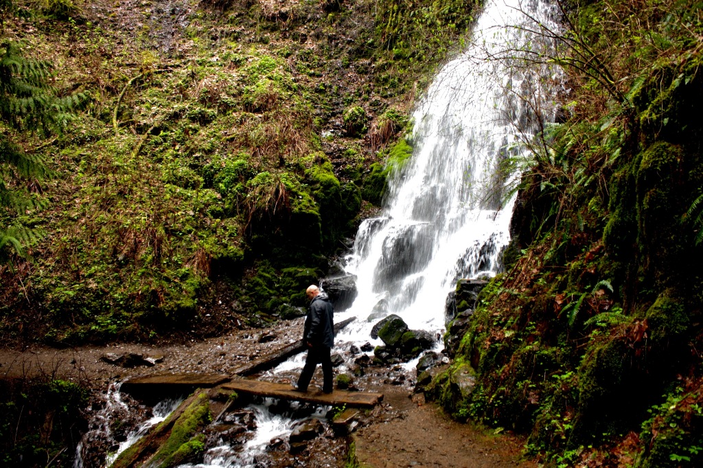 columbia river gorge oregon waterfall